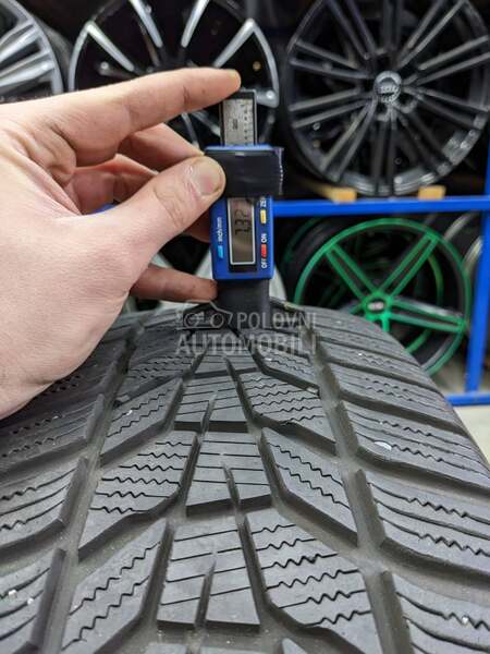 Hankook 225/60 R17 Zimska