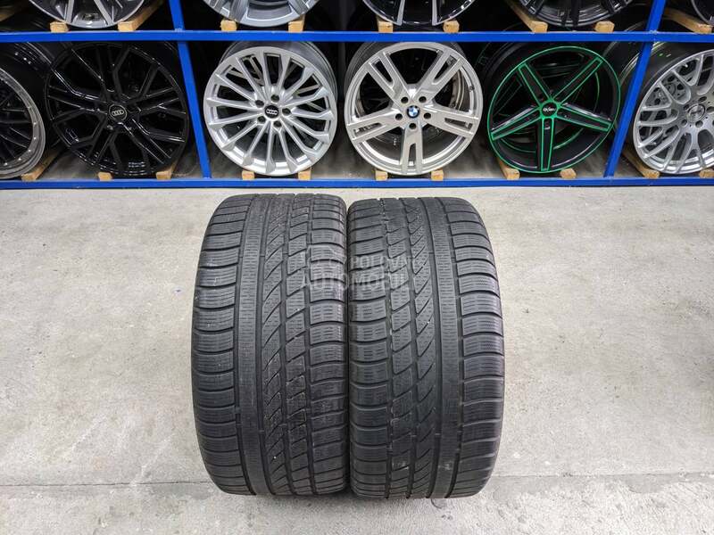 Hankook 235/35 R18 Zimska