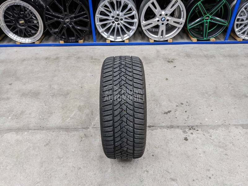 Dunlop 225/45 R17 Zimska
