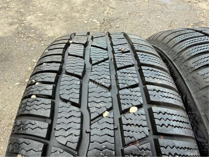 Continental 215/60 R16 Zimska