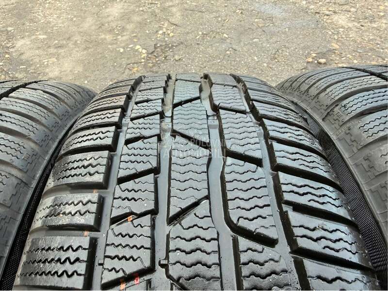 Continental 215/60 R16 Zimska