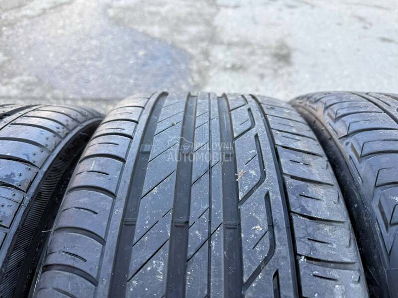 Bridgestone 245/35 R18 Letnja