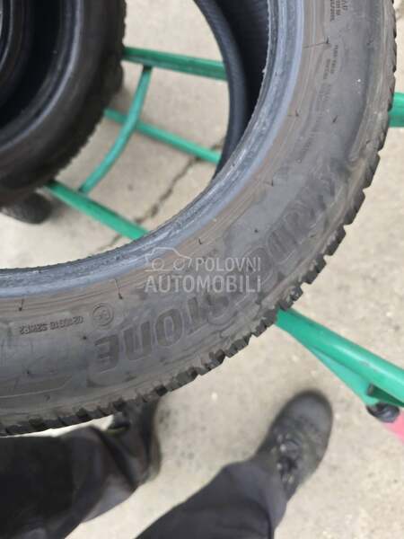 Bridgestone 185/60 R15 Zimska
