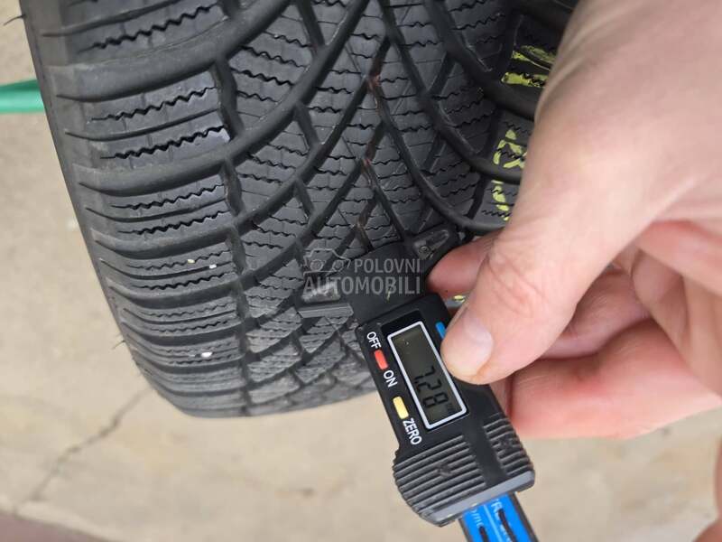 Bridgestone 185/60 R15 Zimska