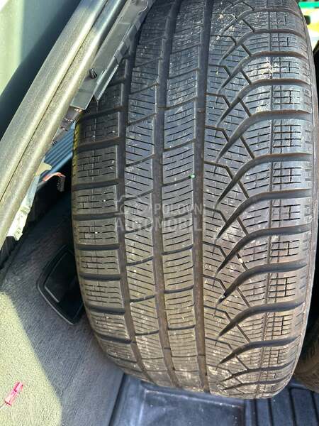 Pirelli 245/40 R18 Zimska