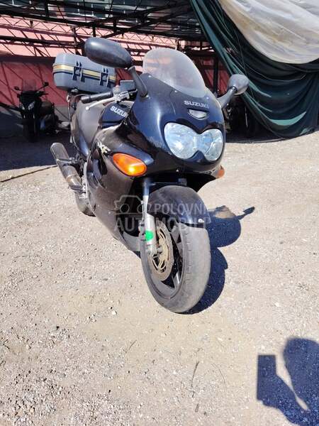 Suzuki GSX  750 F