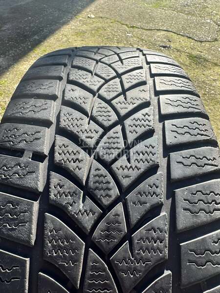 Goodyear 205/60 R16 Zimska