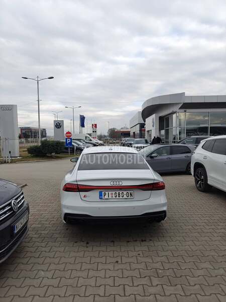 Audi S7 