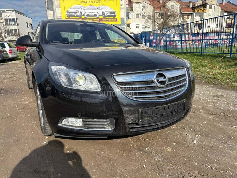 Opel Insignia 1.6 b e n z/n a v