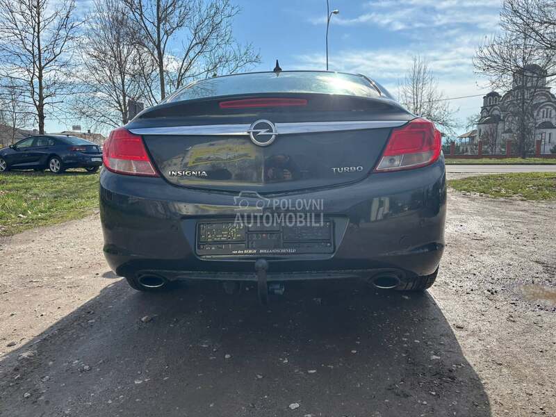 Opel Insignia 1.6 b e n z/n a v