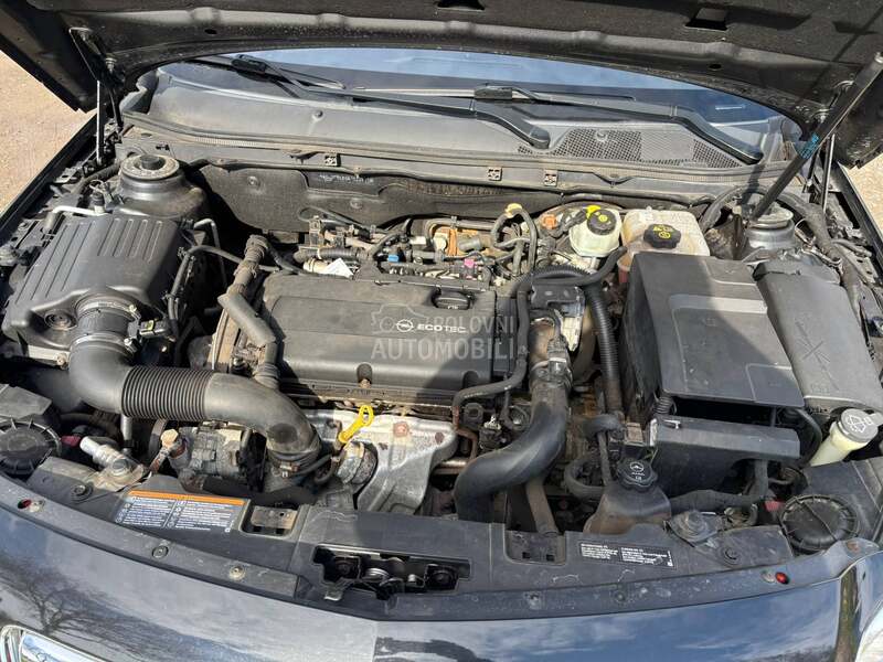 Opel Insignia 1.6 b e n z/n a v