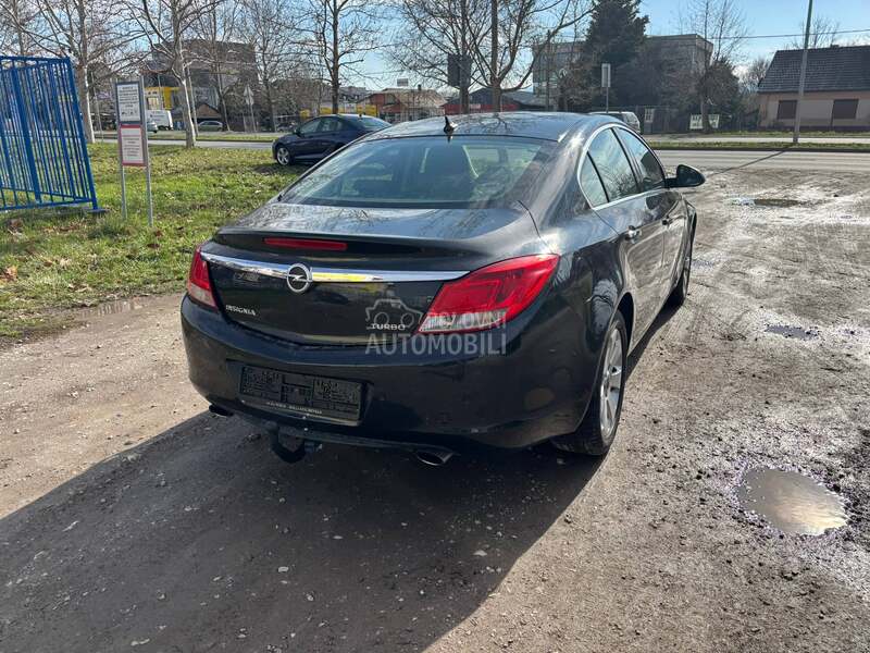 Opel Insignia 1.6 b e n z/n a v