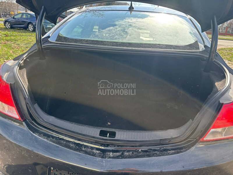 Opel Insignia 1.6 b e n z/n a v