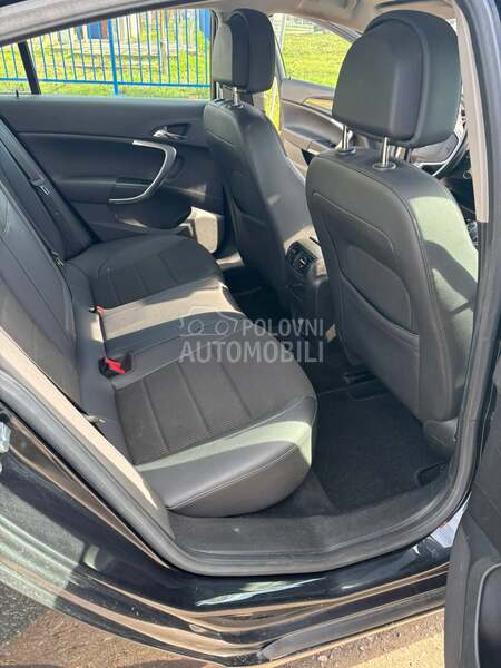 Opel Insignia 1.6 b e n z/n a v