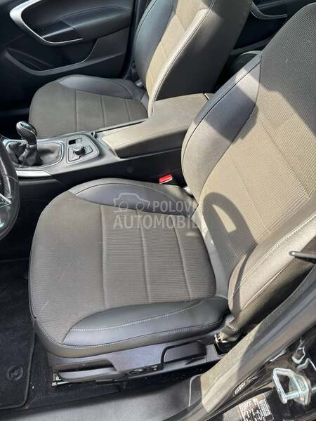 Opel Insignia 1.6 b e n z/n a v