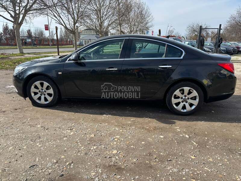 Opel Insignia 1.6 b e n z/n a v