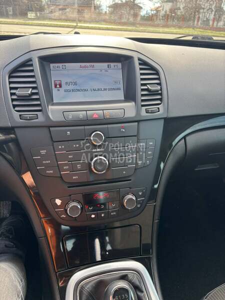 Opel Insignia 1.6 b e n z/n a v