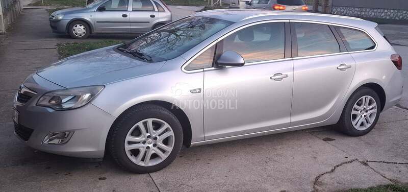 Opel Astra J v.e.l.s.e.r.v.i.s