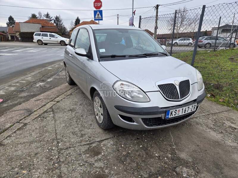 Lancia Ypsilon 