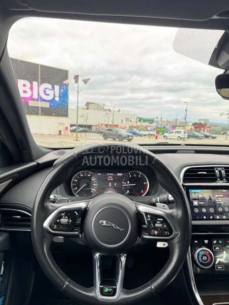 Jaguar XE 