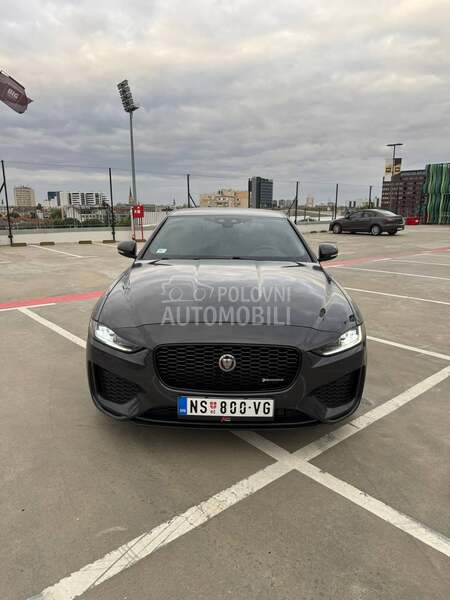 Jaguar XE 