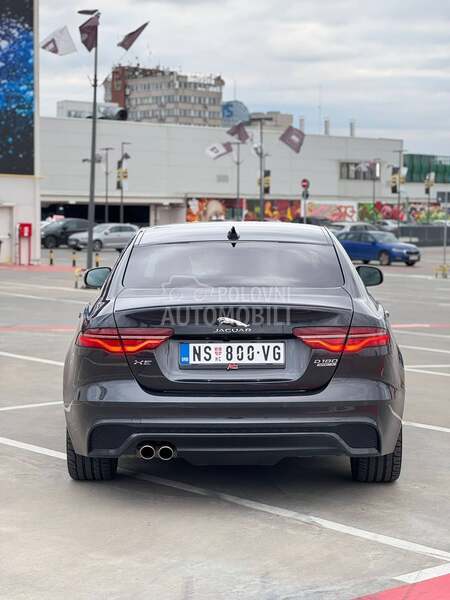 Jaguar XE 