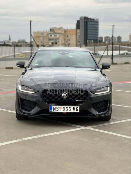 Jaguar XE 