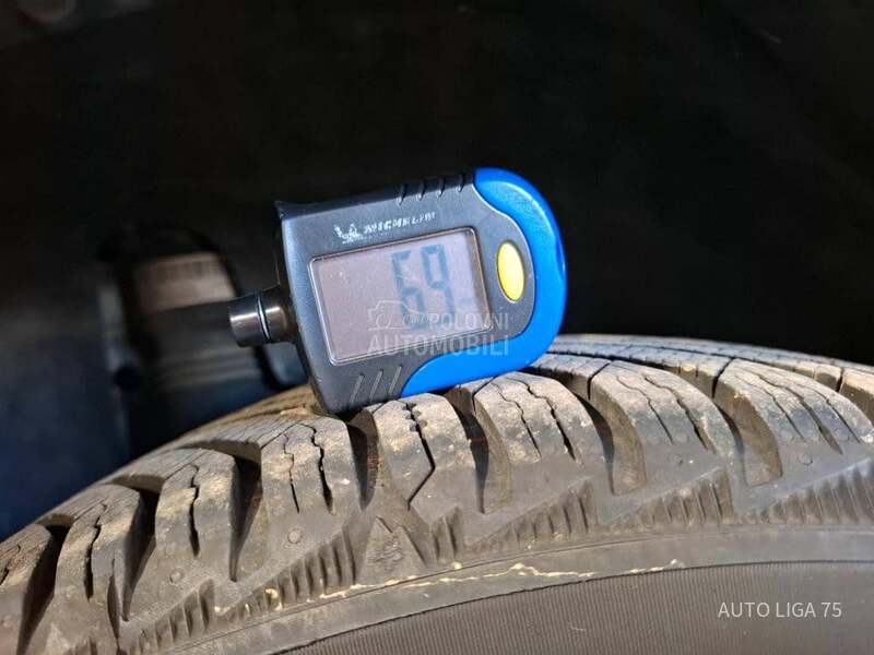 Peugeot 208 e136 Active