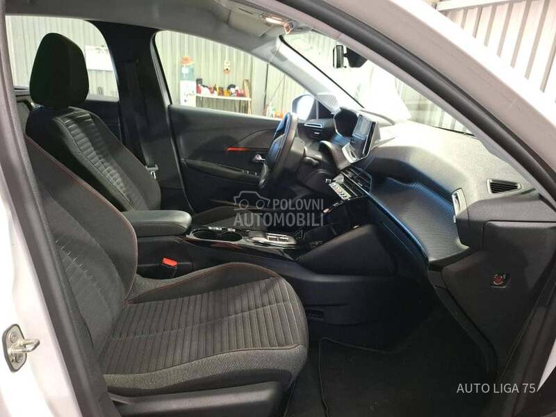 Peugeot 208 e136 Active
