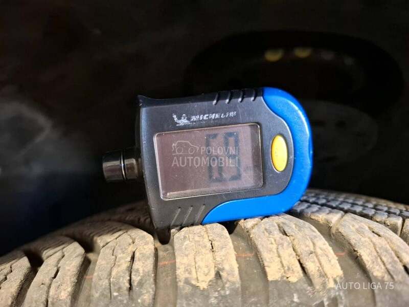 Peugeot 208 e136 Active