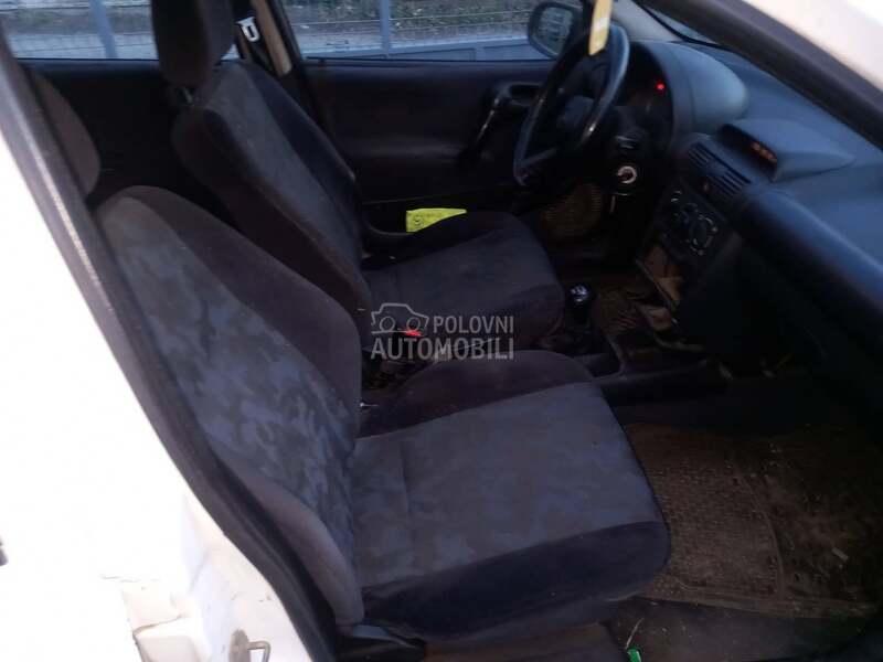 Opel Corsa B 