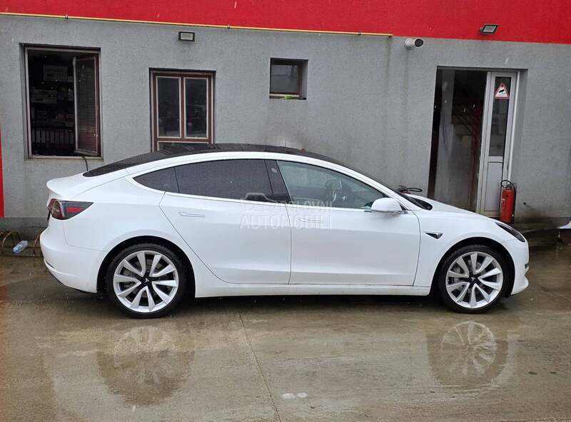 Tesla Model 3 long range