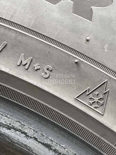 Pirelli 255/55 R18 Zimska