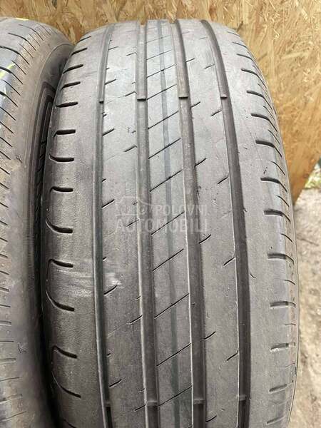Goodyear 215/60 R17 Letnja