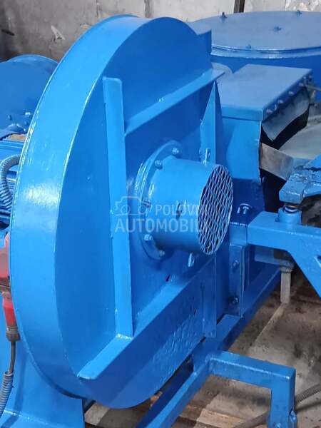 Masina-exstruder za pe regenerat