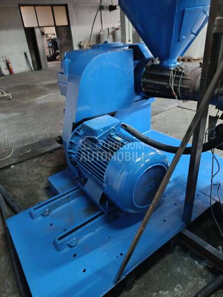 Masina-exstruder za pe regenerat