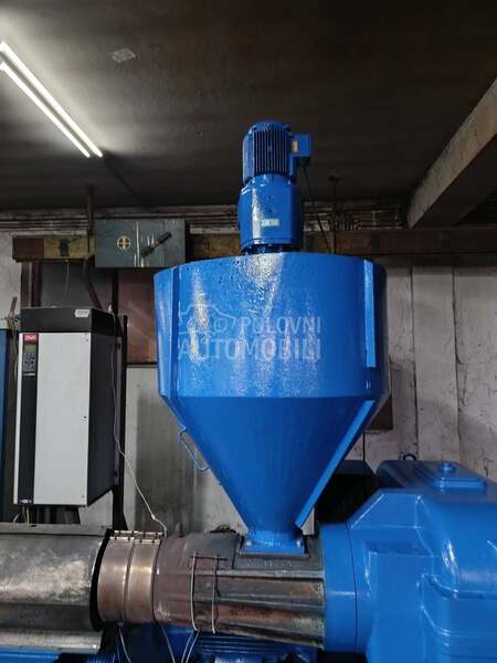 Masina-exstruder za pe regenerat