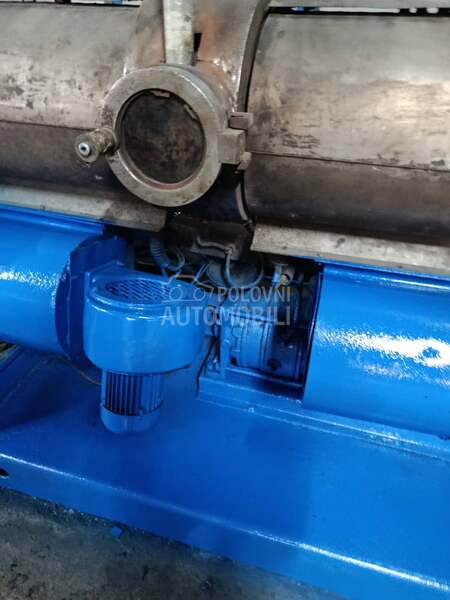 Masina-exstruder za pe regenerat