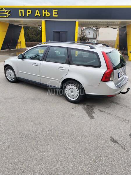 Volvo V50 
