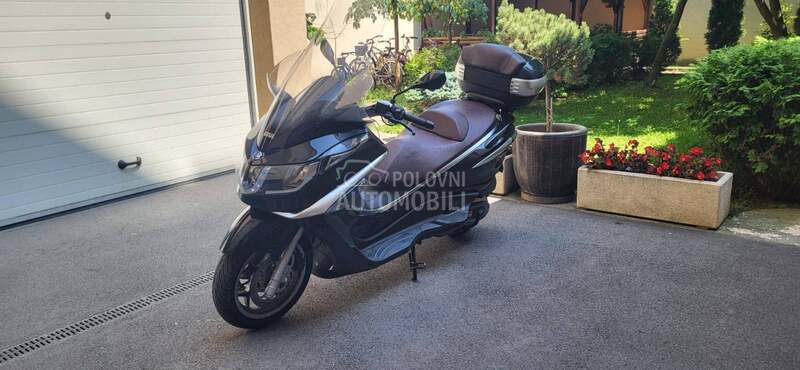 Piaggio x10