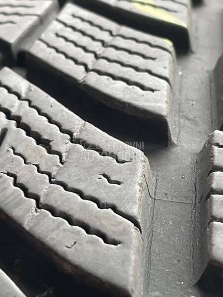 Goodyear 235/55 R18 Zimska