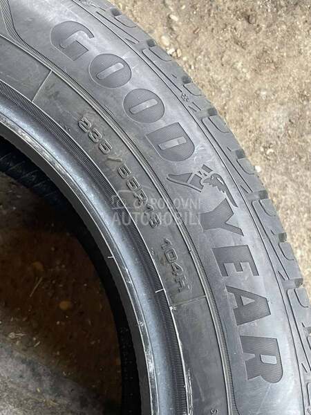 Goodyear 235/55 R18 Zimska