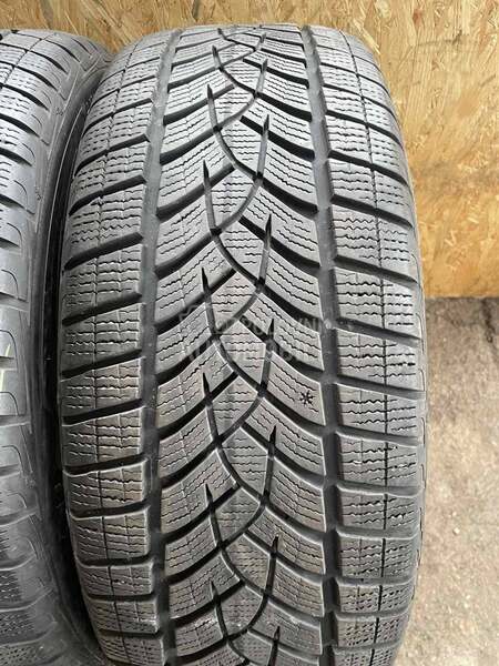 Goodyear 235/55 R18 Zimska