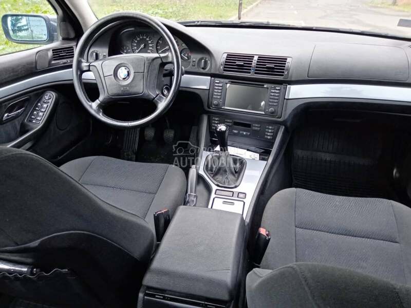 BMW 520 