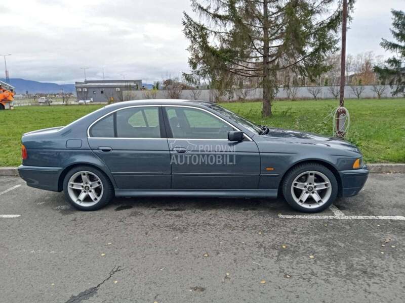 BMW 520 