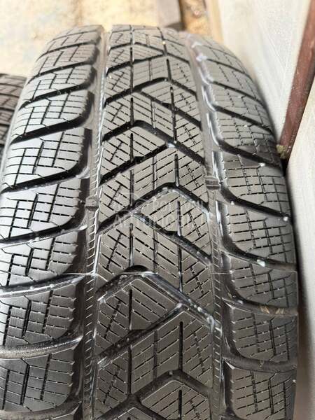 Pirelli 215/65 R16 Zimska