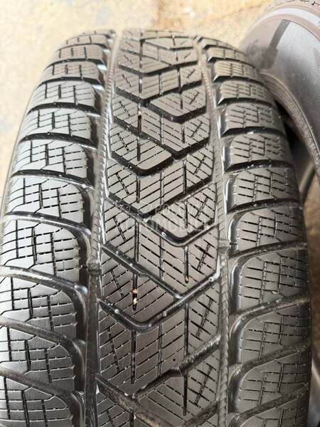 Pirelli 215/65 R16 Zimska