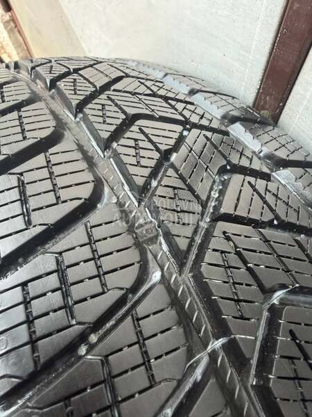 Pirelli 215/65 R16 Zimska