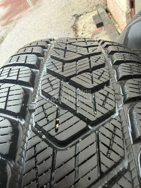 Pirelli 215/65 R16 Zimska