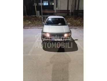 Volkswagen Golf 4 limuzina